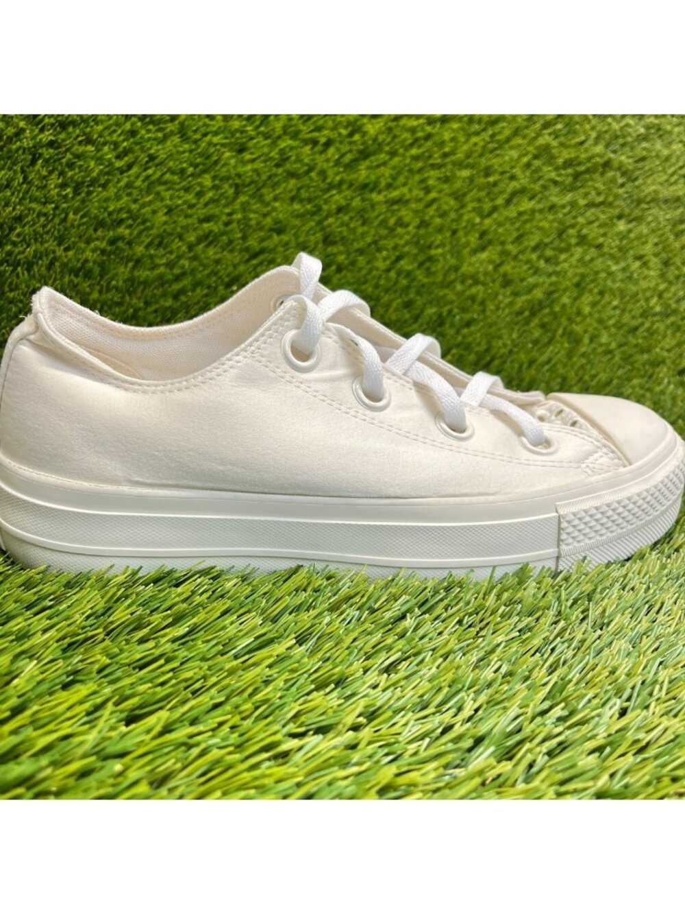 Converse Chuck Taylor All Star Womens Size 9.5 Ivory Athletic Shoes Sneakers